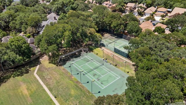 42 Courtside Cir, San Antonio, TX 78216