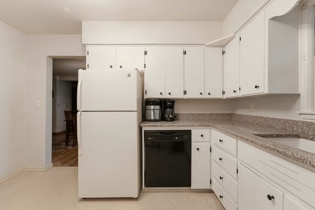 3518 Brinkwood Road, Des Moines, IA 50310