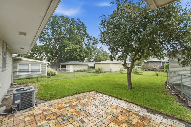 3518 Brinkwood Road, Des Moines, IA 50310
