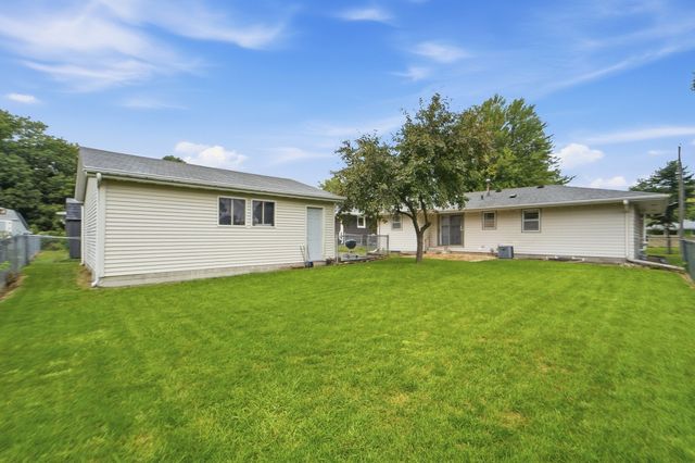 3518 Brinkwood Road, Des Moines, IA 50310