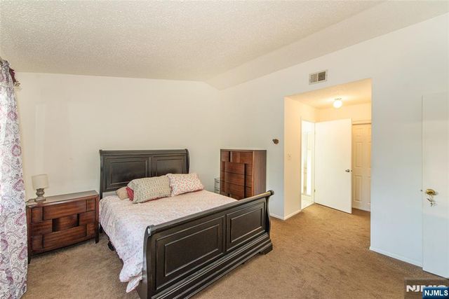 7 Drake Lane, Roxbury Township, NJ 07852