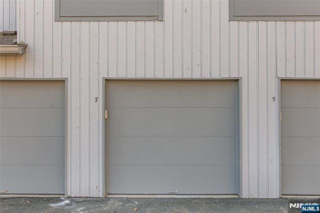 7 Drake Lane, Roxbury Township, NJ 07852