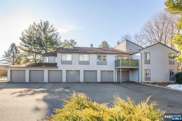 7 Drake Lane, Roxbury Township, NJ 07852