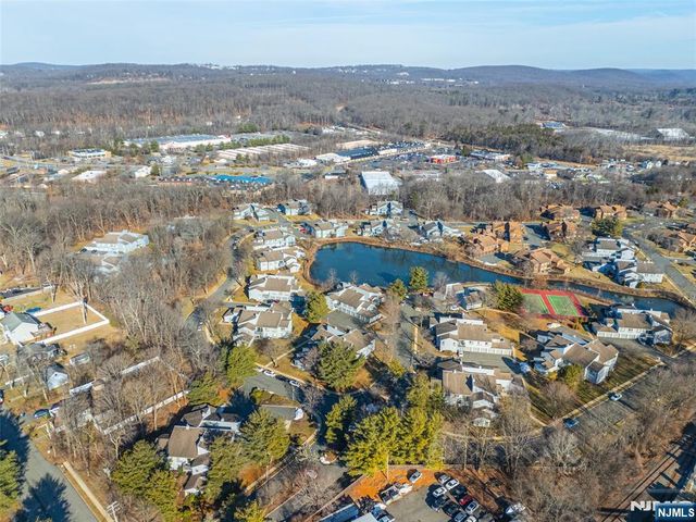 7 Drake Lane, Roxbury Township, NJ 07852