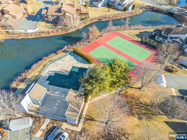 7 Drake Lane, Roxbury Township, NJ 07852