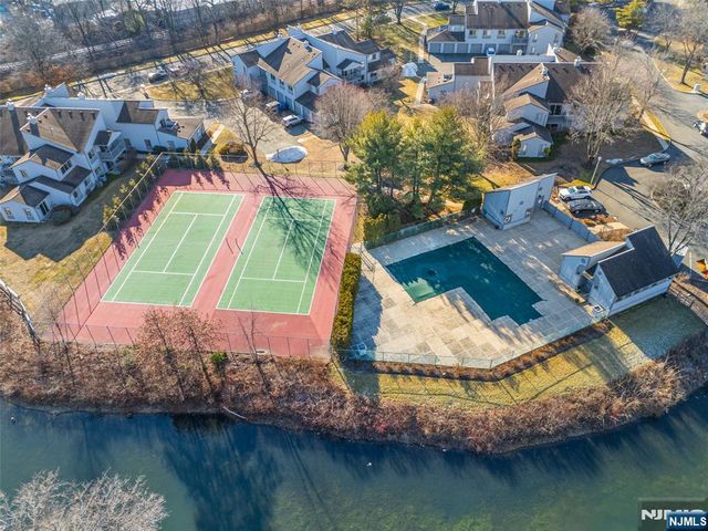 7 Drake Lane, Roxbury Township, NJ 07852