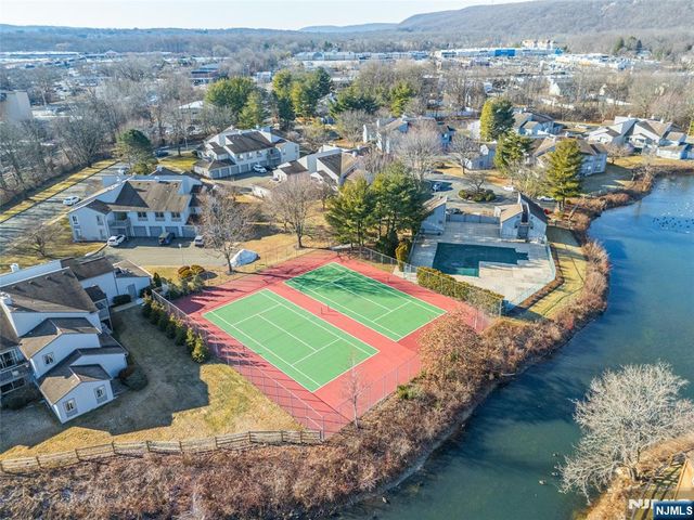 7 Drake Lane, Roxbury Township, NJ 07852