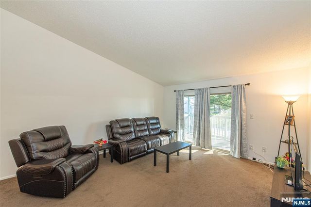 7 Drake Lane, Roxbury Township, NJ 07852