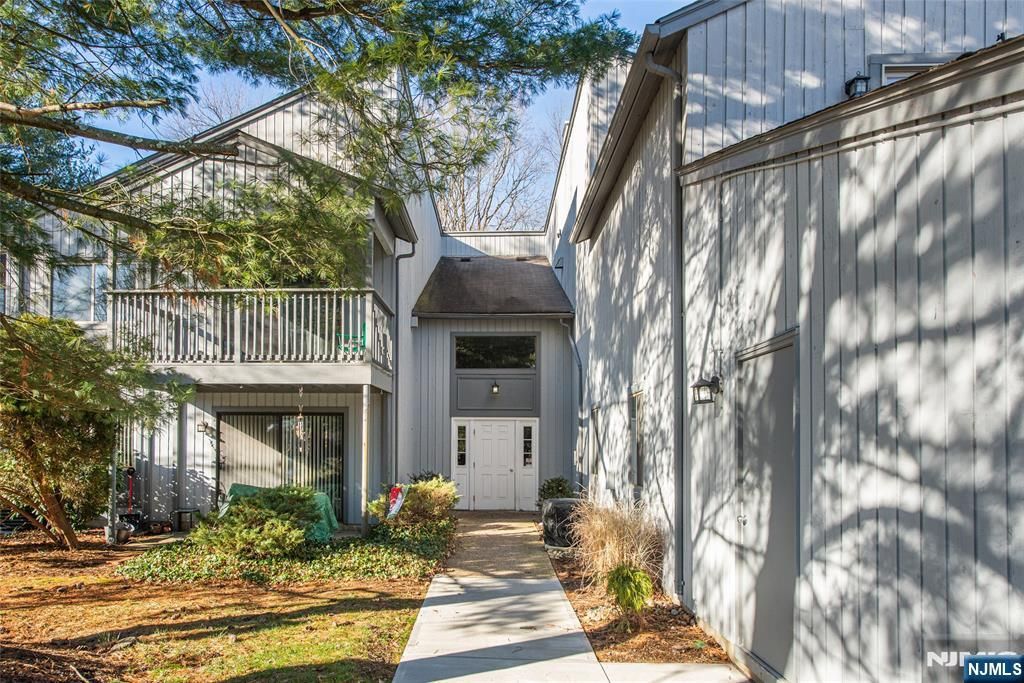 7 Drake Lane, Roxbury Township, NJ 07852