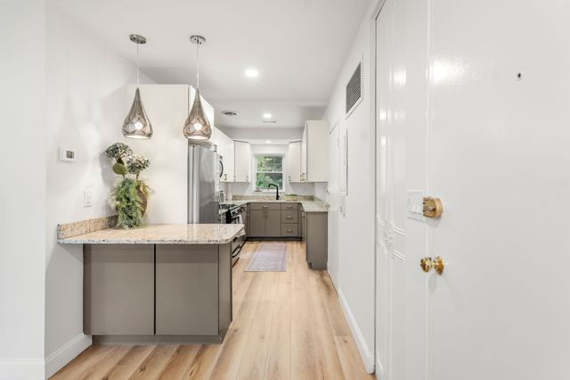 116 Lake Shore 3, Boston, MA 02135