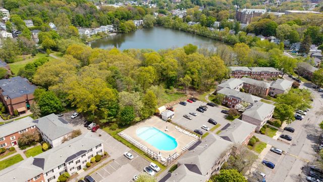 116 Lake Shore 3, Boston, MA 02135