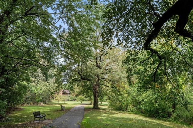 116 Lake Shore 3, Boston, MA 02135
