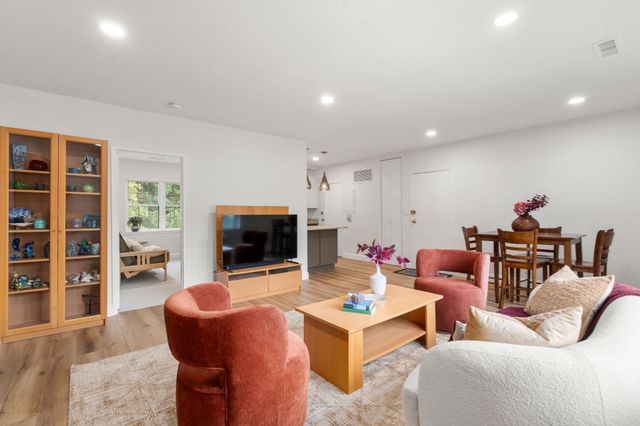 116 Lake Shore 3, Boston, MA 02135