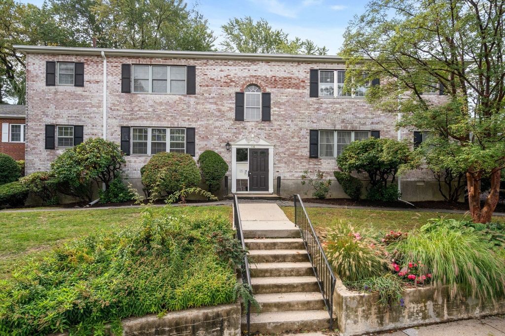 116 Lake Shore 3, Boston, MA 02135