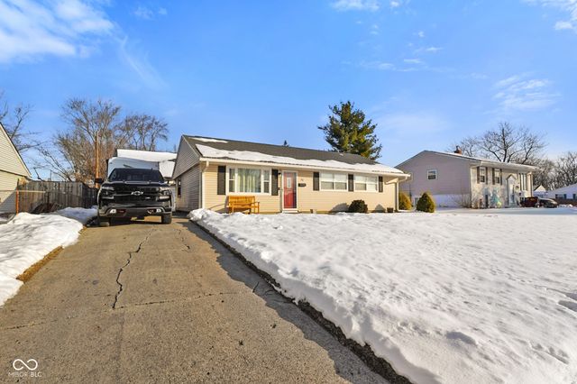 90 Crestwood Drive, Mooresville, IN 46158