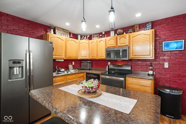 90 Crestwood Drive, Mooresville, IN 46158