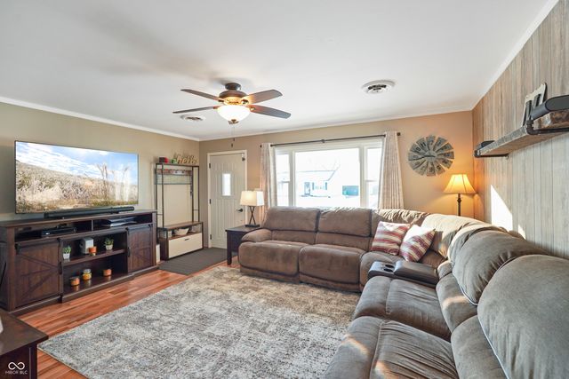 90 Crestwood Drive, Mooresville, IN 46158