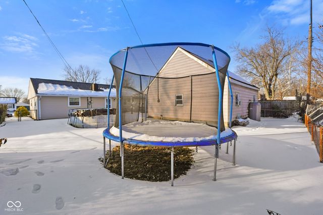 90 Crestwood Drive, Mooresville, IN 46158