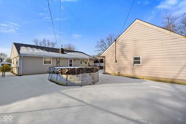 90 Crestwood Drive, Mooresville, IN 46158