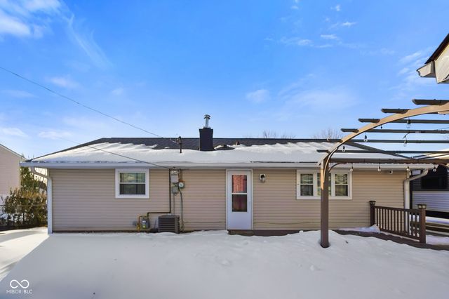 90 Crestwood Drive, Mooresville, IN 46158