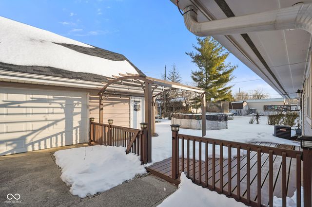 90 Crestwood Drive, Mooresville, IN 46158