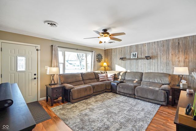 90 Crestwood Drive, Mooresville, IN 46158