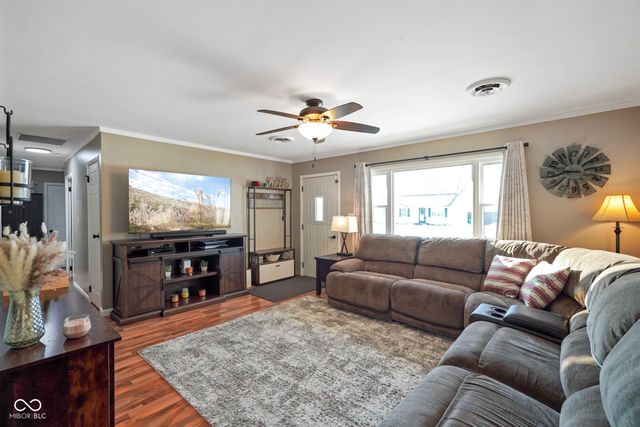 90 Crestwood Drive, Mooresville, IN 46158