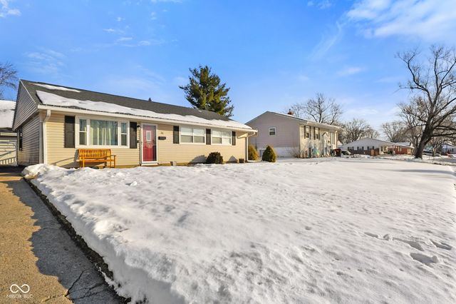 90 Crestwood Drive, Mooresville, IN 46158