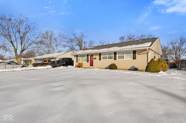 90 Crestwood Drive, Mooresville, IN 46158