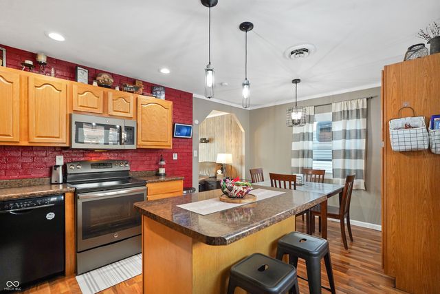 90 Crestwood Drive, Mooresville, IN 46158