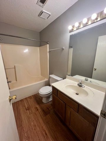 2712 Point West Street, Fayetteville, AR 72704