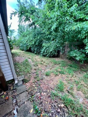 2712 Point West Street, Fayetteville, AR 72704