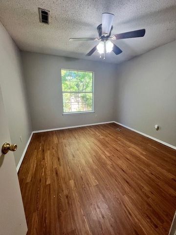 2712 Point West Street, Fayetteville, AR 72704