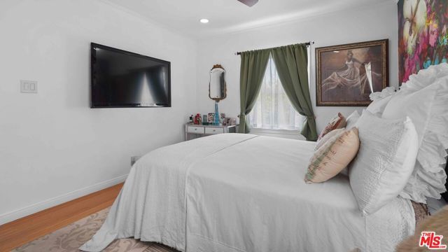 3801 Sutro Avenue, Los Angeles, CA 90008