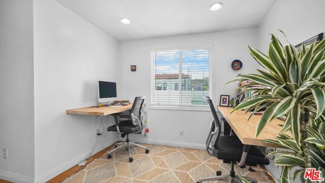 3801 Sutro Avenue, Los Angeles, CA 90008