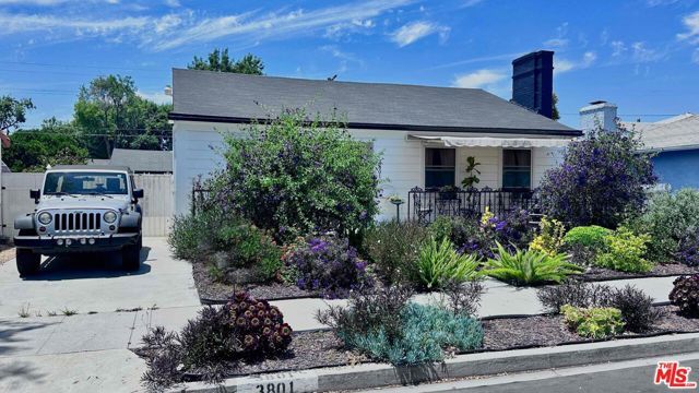 3801 Sutro Avenue, Los Angeles, CA 90008