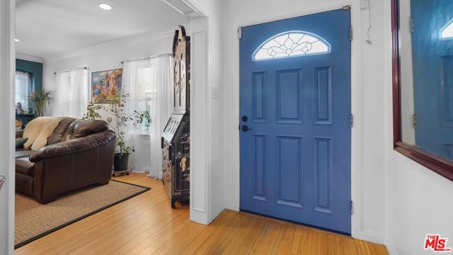 3801 Sutro Avenue, Los Angeles, CA 90008