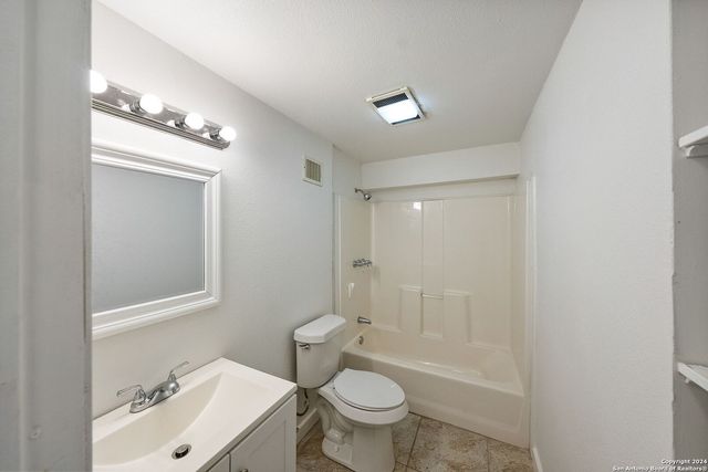 2792 woodcrest, Canyon Lake, TX 78133