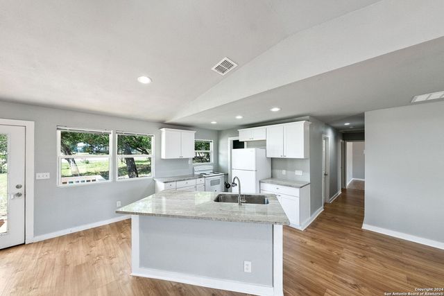 2792 woodcrest, Canyon Lake, TX 78133