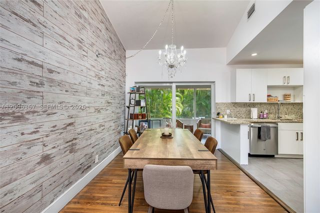 3635 S Le Jeune Rd 3635, Coral Gables, FL 33134