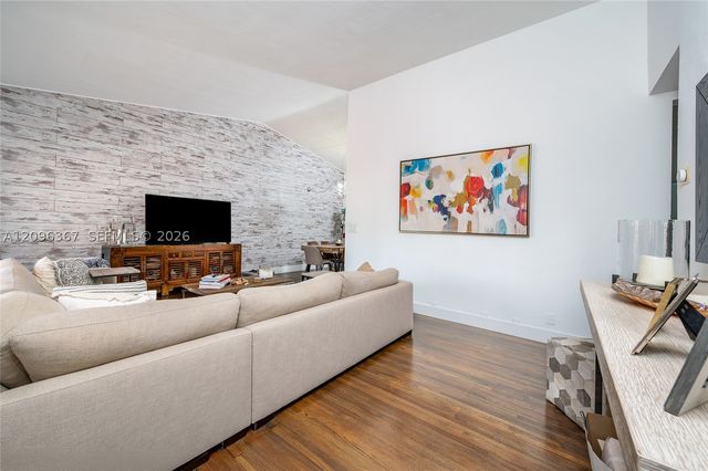 3635 S Le Jeune Rd 3635, Coral Gables, FL 33134