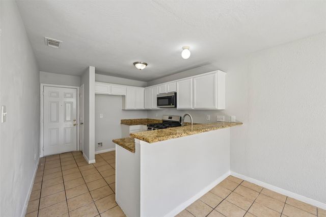 8006 Scarlet Tanager Drive, Humble, TX 77396