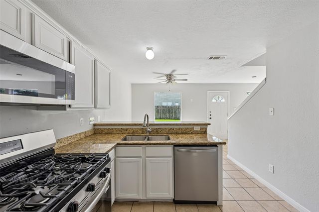 8006 Scarlet Tanager Drive, Humble, TX 77396