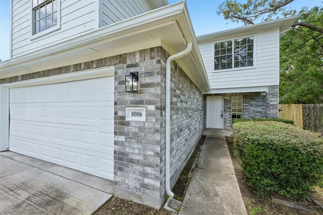 8006 Scarlet Tanager Drive, Humble, TX 77396