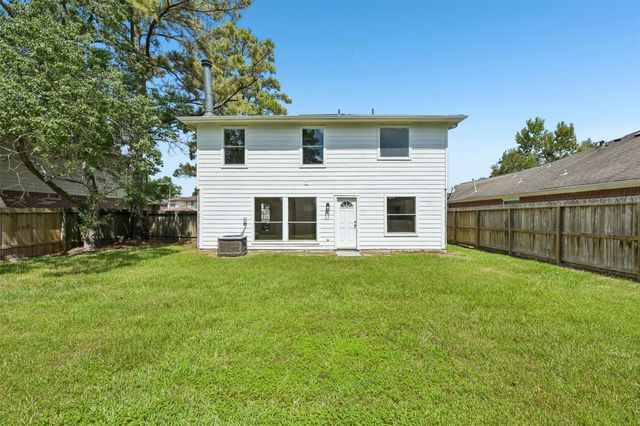 8006 Scarlet Tanager Drive, Humble, TX 77396
