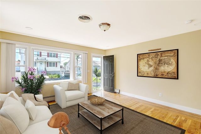 247 Grosvenor Avenue, North Providence, RI 02904