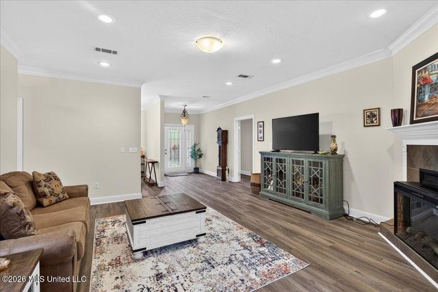 121 Serene Hill Drive, Hattiesburg, MS 39402