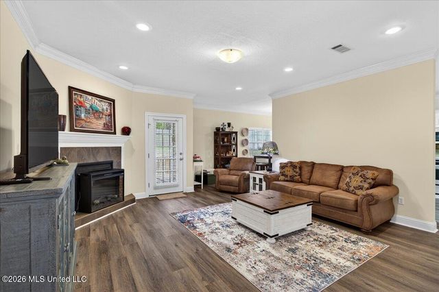 121 Serene Hill Drive, Hattiesburg, MS 39402
