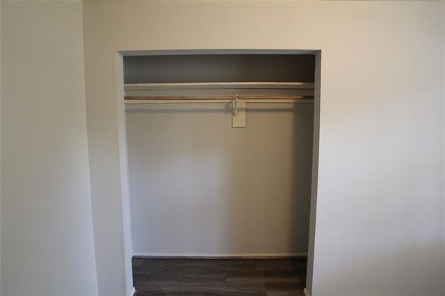 5422 Farley Drive B, Houston, TX 77032