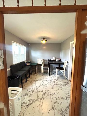 11007 Spring Valley Road, Kansas City, MO 64134